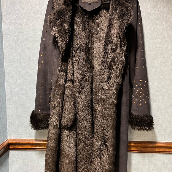 Vintage coat black with faux fur - Picture 3 of 12